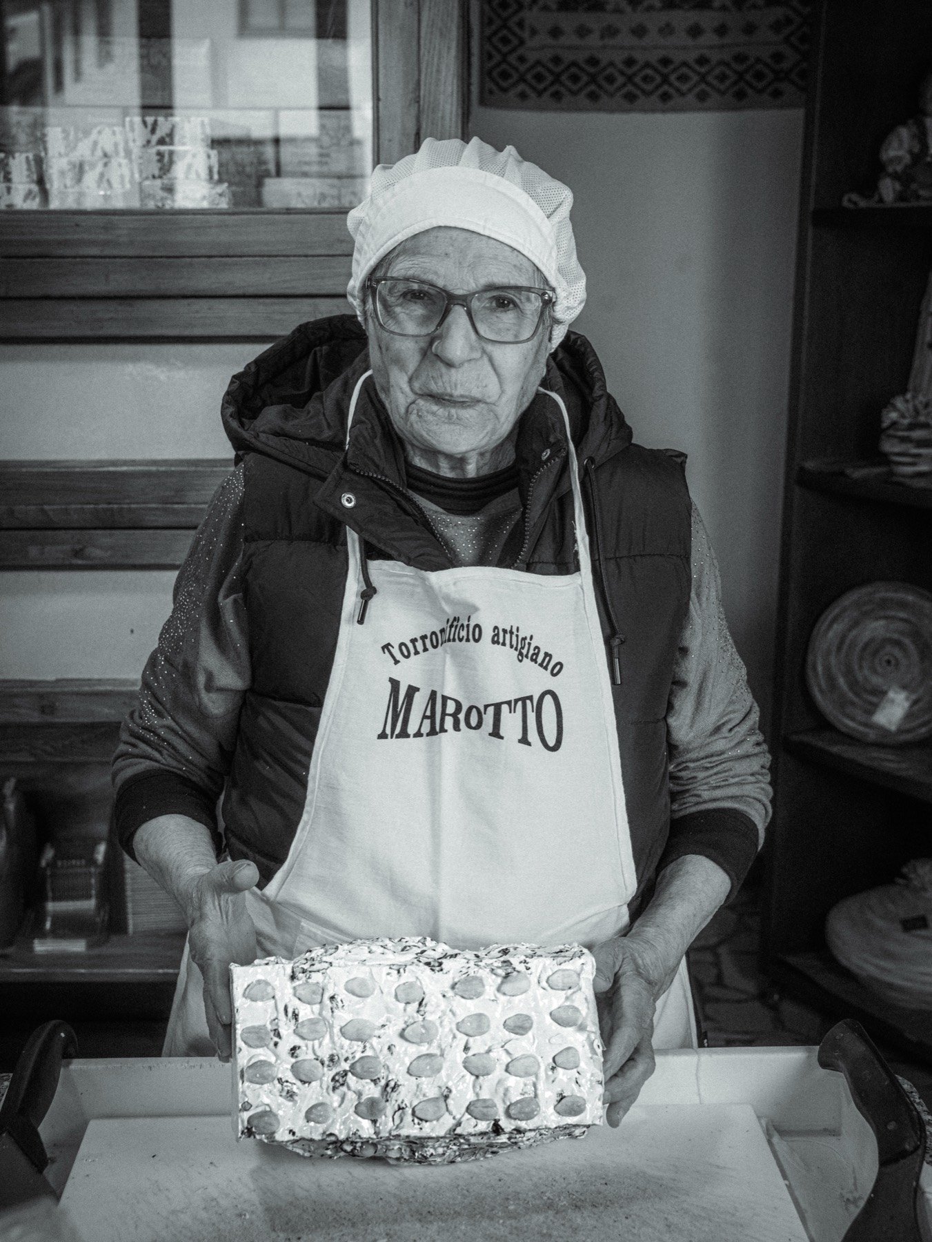 Il laboratorio del Torronificio Marotto a Tonara
